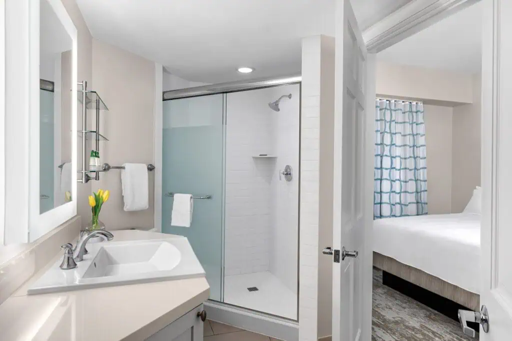 Villa - Guest Bathroom