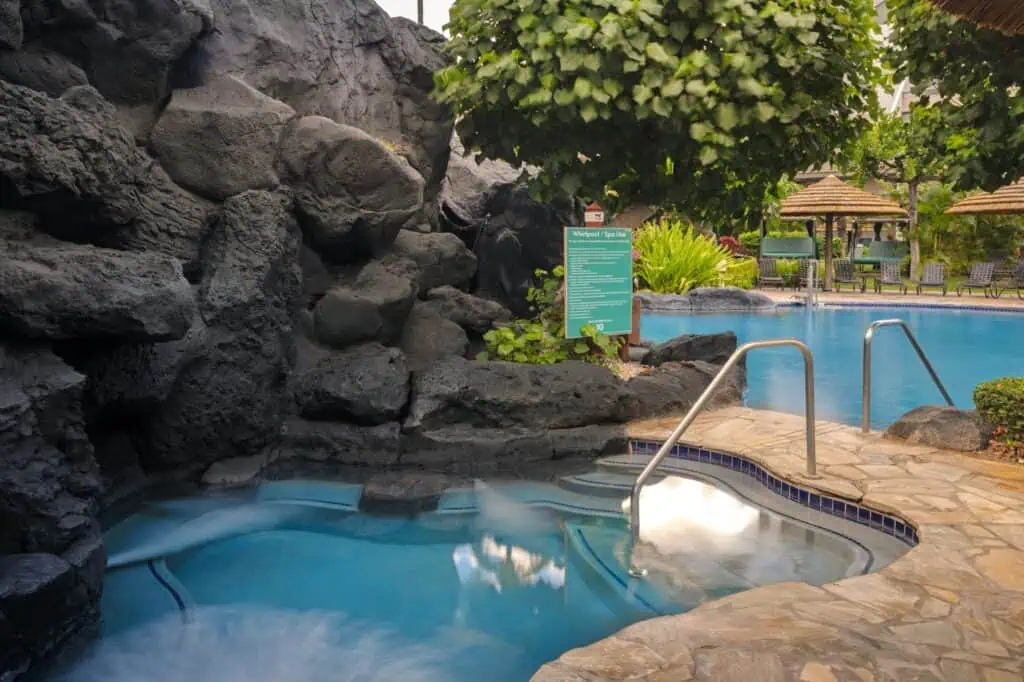 Outdoor pool and whirlpool