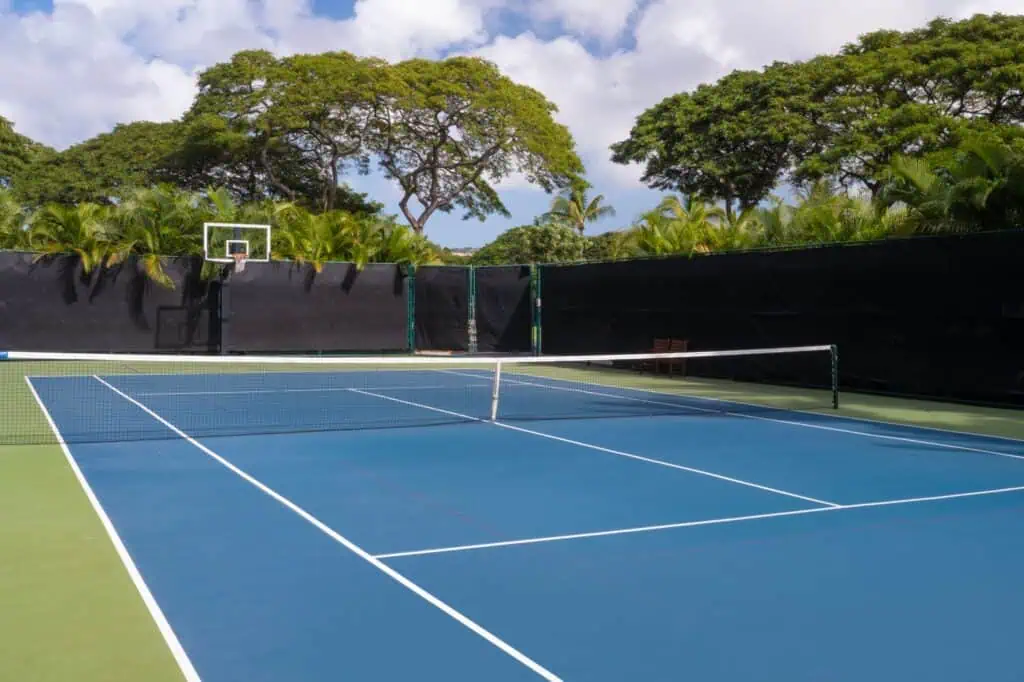 blue tennis court