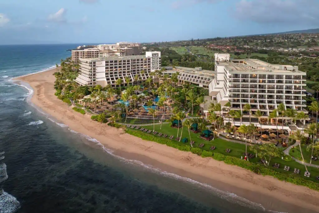 Ka'anapali, Lahaina beach resort and pool