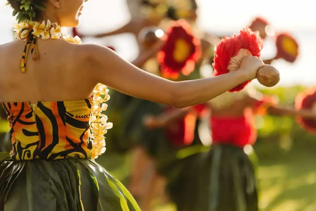 Hawaiian dancers