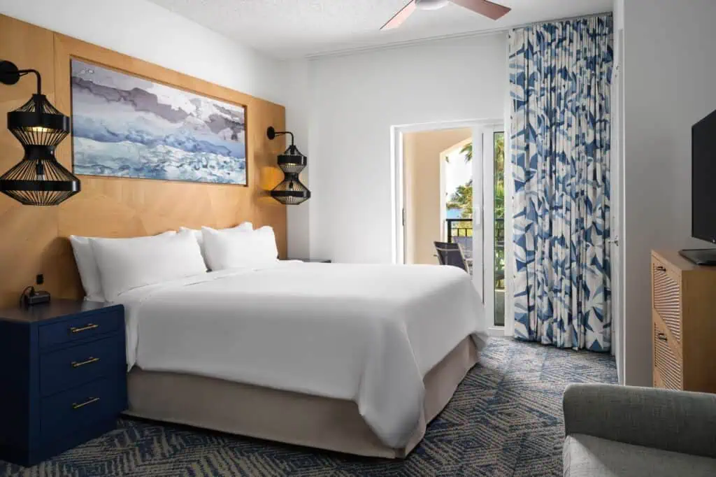 Oceanside One & Two-Bedroom Villa - Primary Bedroom