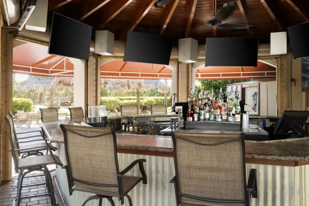 Outdoor bar, counter chairs, drinks